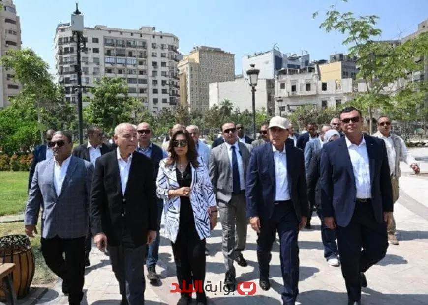 رئيس الوزراء يزور حديقة الأزبكية التراثية بعد انتهاء أعمال الإحياء ويحتفي بالتجديدات الجديدة