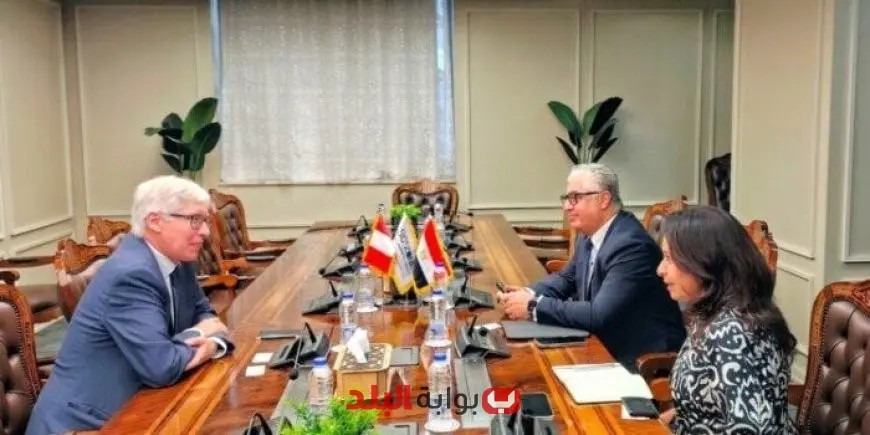 اقتصادية قناة السويس تقدم فرص استثمارية واعدة لسفير بيرو في مصر