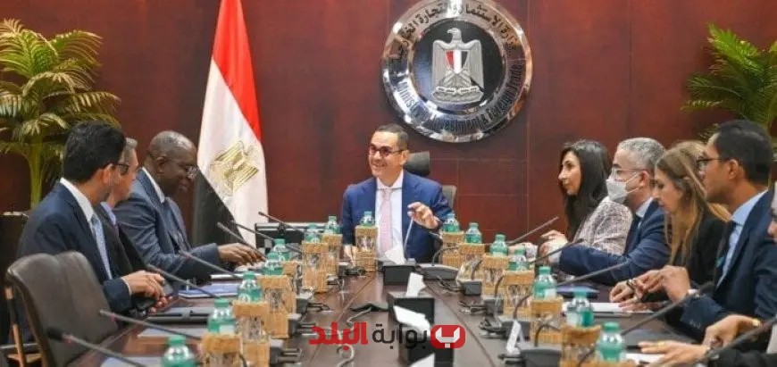 الخطيب يناقش مشروعات التعاون الحالية والمستقبلية مع البنك الدولي ومؤسسة التمويل