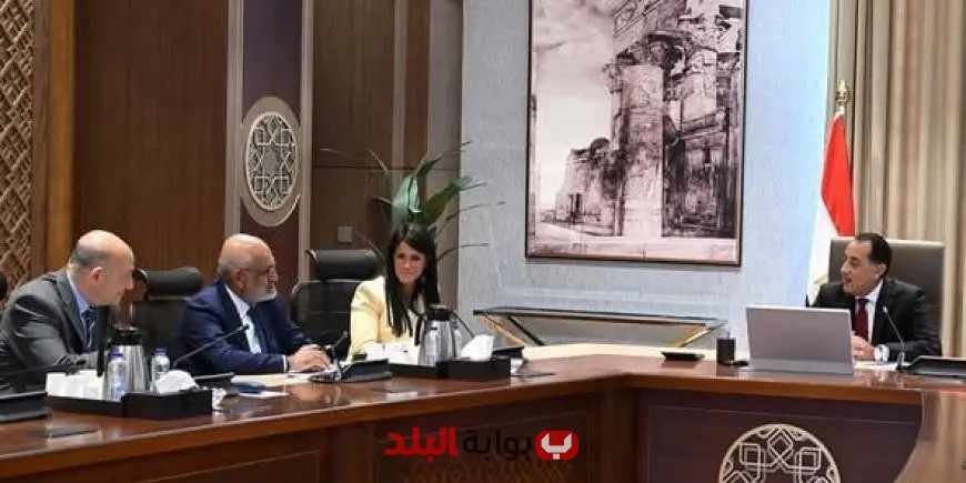رئيس الوزراء يتباحث مع المدير التنفيذي لمصر في البنك الدولي لتعزيز التعاون الاقتصادي
