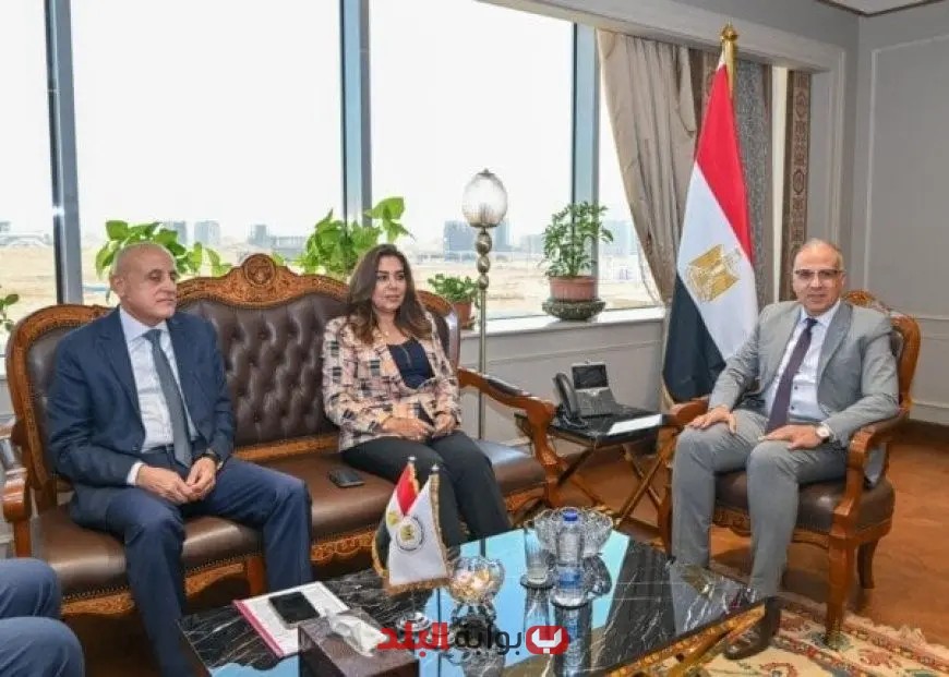 اجتماع رباعي لدراسة مشروعات تطوير الواجهة النيلية في الأقصر والمحافظات الأخرى