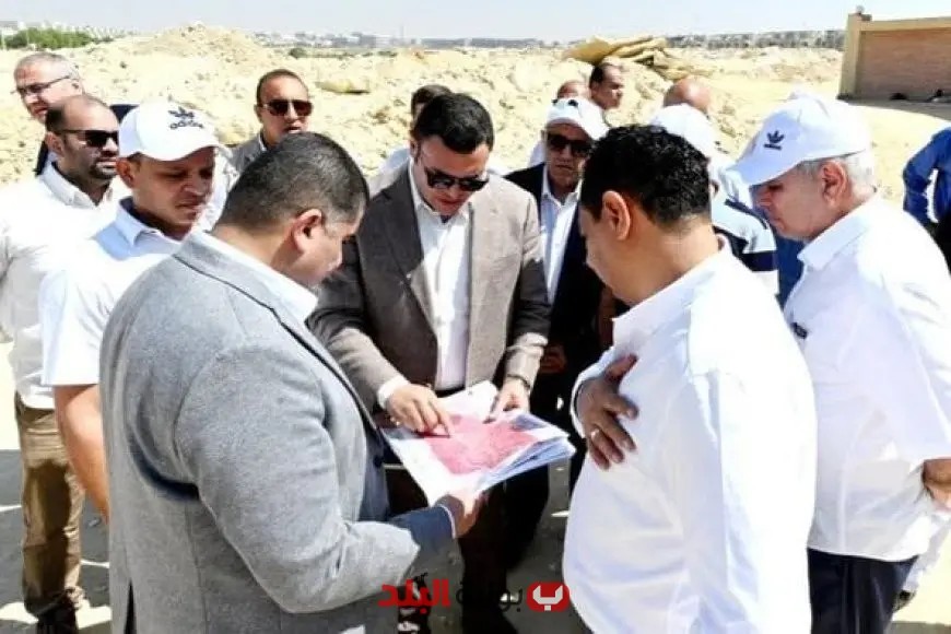 وزير الإسكان يقوم بجولة تفقدية في محطة رفع صرف صحي الخامس شرق بمدينة 6 أكتوبر