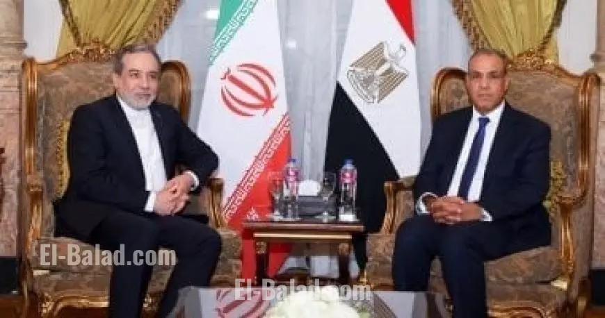وزير الخارجية يتباحث مع عراقجي حول آخر مستجدات الملف النووي الإيراني