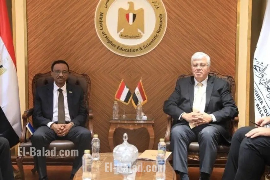 وزير التعليم العالي يبحث مع نظيره السوداني تعزيز التعاون في المجالات الأكاديمية والفنية