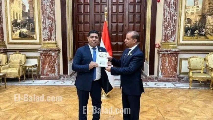عادل زيدان يعبر عن شعوره بالمسؤولية الكبيرة تجاه الوطن بعد تسلمه كارنيه الشيوخ