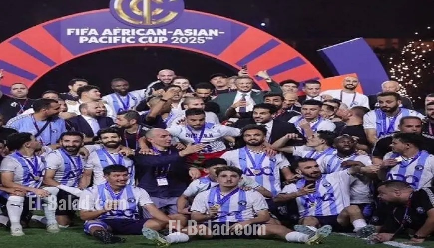 بعثة بيراميدز تعود إلى القاهرة بعد الفوز بكأس القارات الثلاث