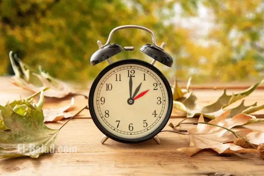 Daylight Savings Fall 2025: When Clocks Change, Why It Feels Early, and What It Means for Daily Life