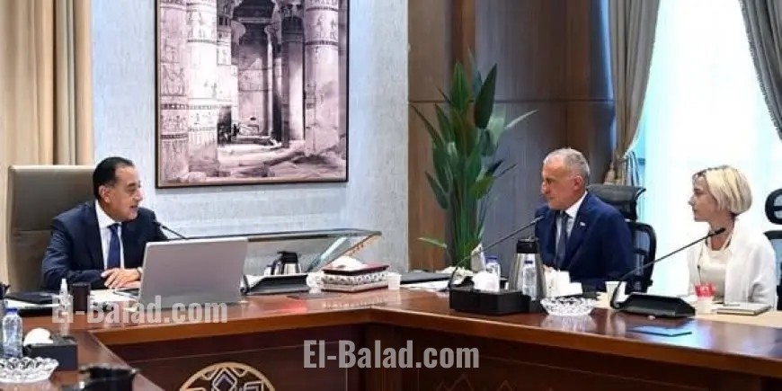 رئيس الوزراء يجتمع مع الرئيس التنفيذي لعمليات الموارد الطبيعية في شركة إيني الإيطالية لتعزيز التعاون الاقتصادي