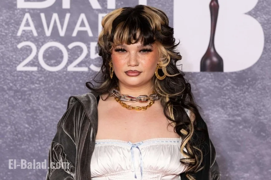 Lola Young Stuns Fans at All Things Go Festival: A Powerful Pop Performance Before Her On-Stage Collapse Leaves Crowd in Shock