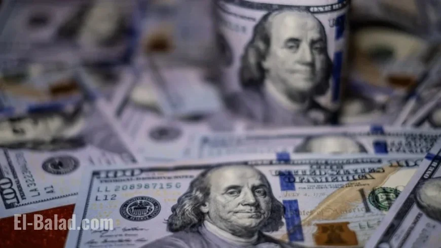 Dollar Plummets Amid U.S. Shutdown, Faces Steepest Annual Drop in 22 Years