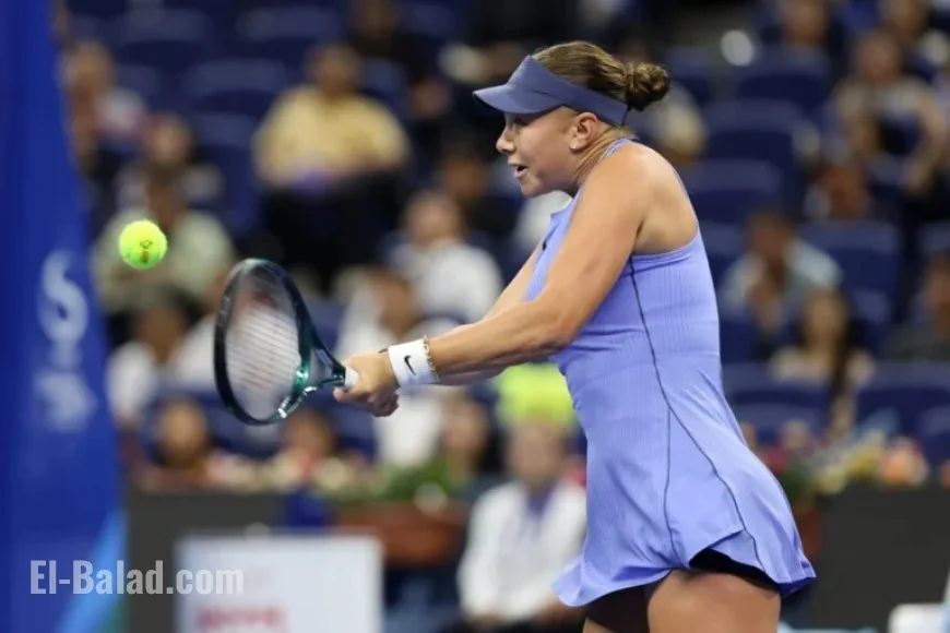 Anisimova Rallies to Secure Quarterfinal Clash with Paolini