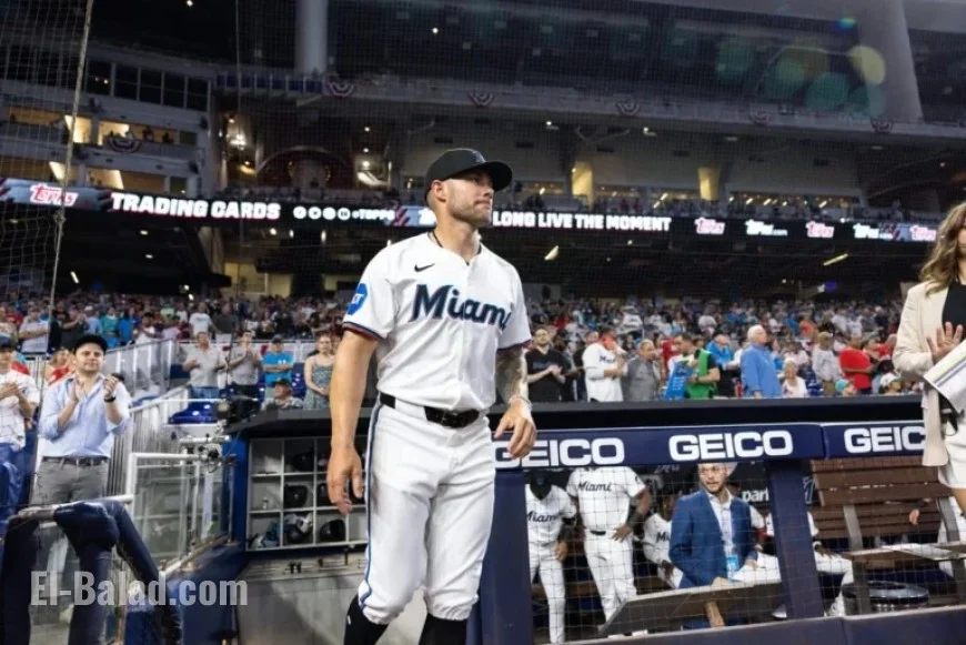 Skip Schumaker Leads Race for Texas Rangers Manager Position