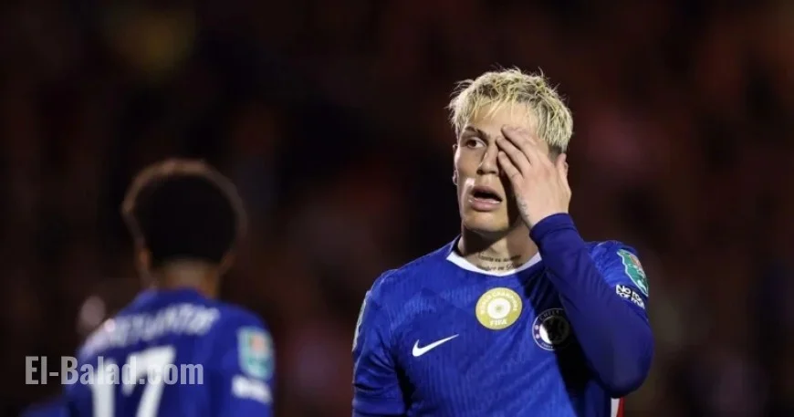 Referee Awards Garnacho Penalty Via VAR in Liverpool-Chelsea Clash