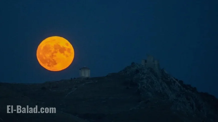 Rare October Supermoon and Shooting Stars Illuminate 2025 Harvest Moon