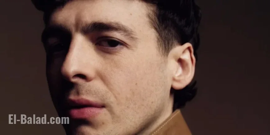 Anthony Boyle Explores Passion for Guinness at House of Guinness Exhibit