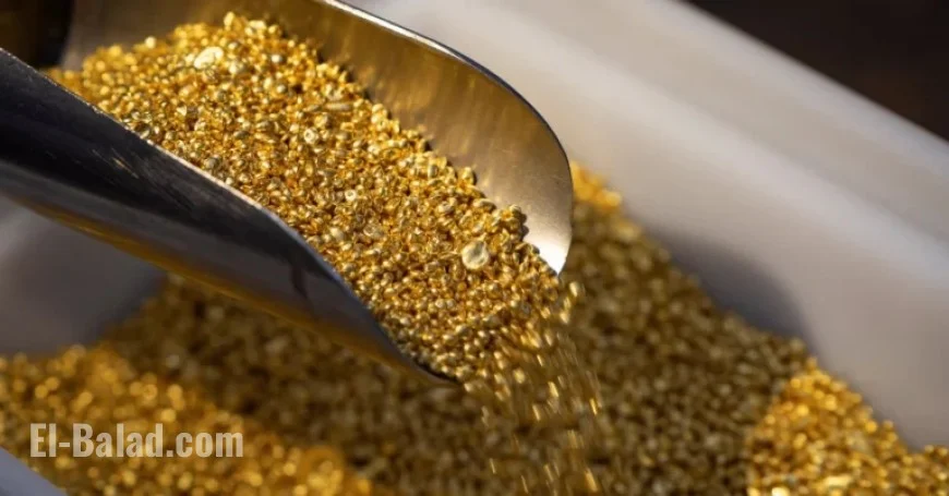Gold Surges Past $3,900/oz, Hitting Record High