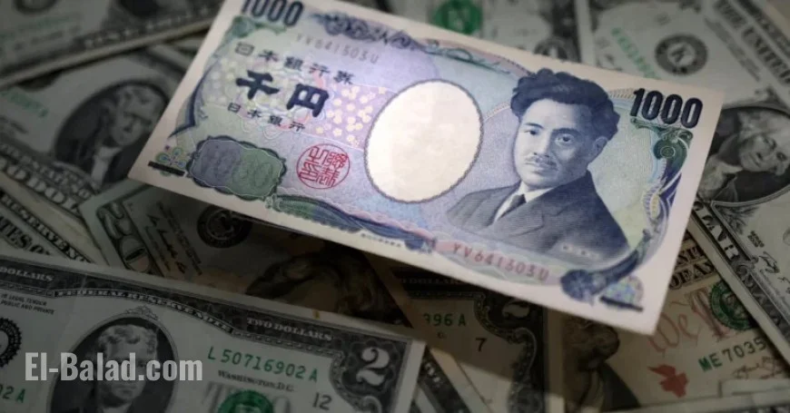 US Dollar Loses Ground Amid Prolonged Shutdown Fears