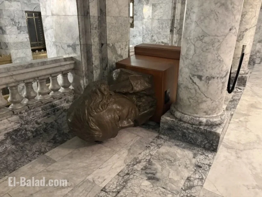 Intruder Vandalizes State Capitol, Topples Washington Bust