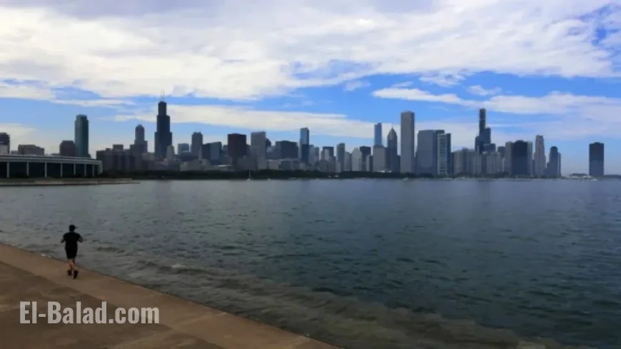 Warm Chicago Weather Precedes Approaching Cold Front