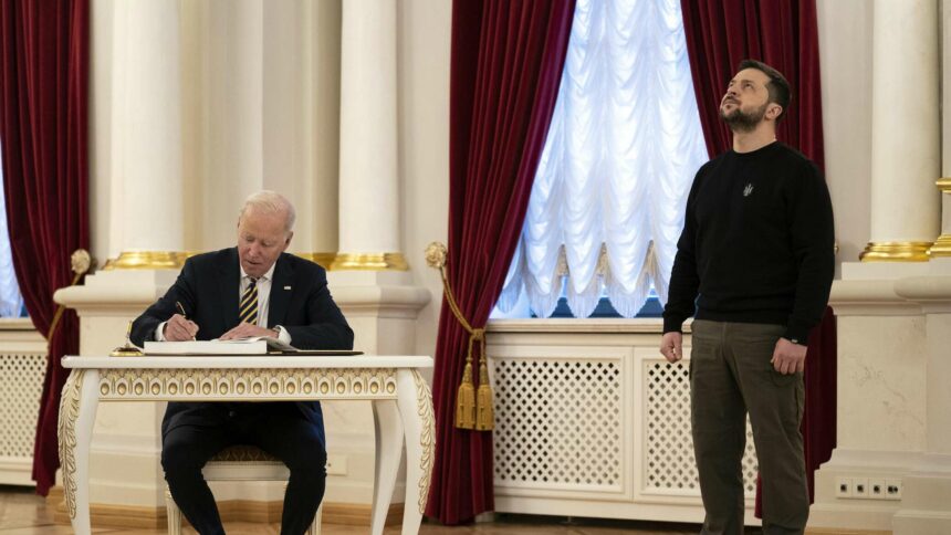 اثنان من مسؤولي البيت الأبيض: لم يُظهر زيلينسكي الامتنان الكافي للولايات المتحدة لدعمها العسكري