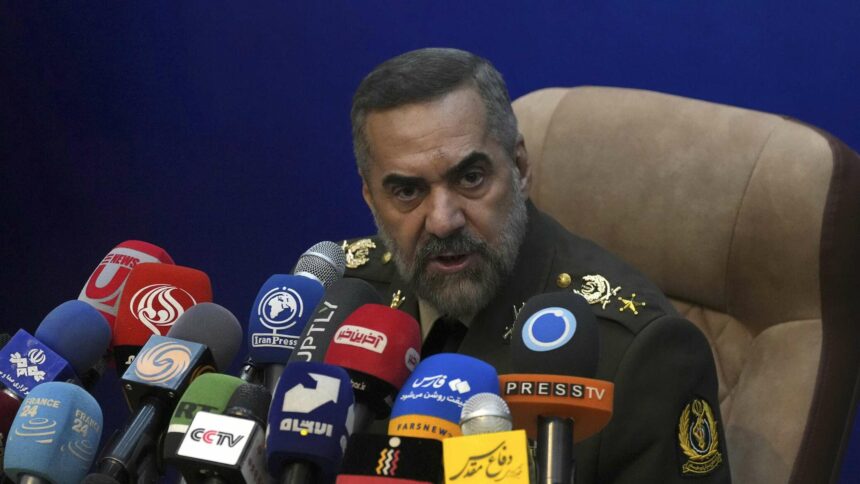 وزير الدفاع الإيراني يعلن استعداد بلاده لتوسيع التدريبات المشتركة مع الصين
