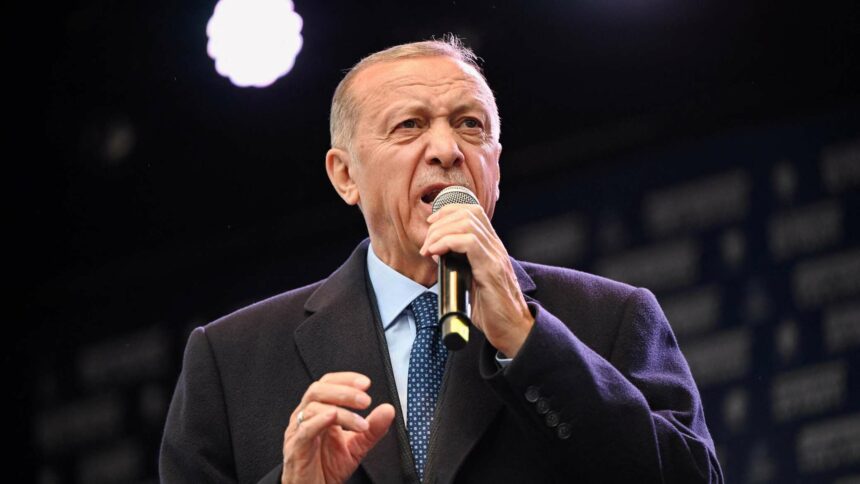 أردوغان: سندفن في صناديق الاقتراع أولئك الذين يسيرون مع الإرهابيين مثل كيليتشدار أوغلو