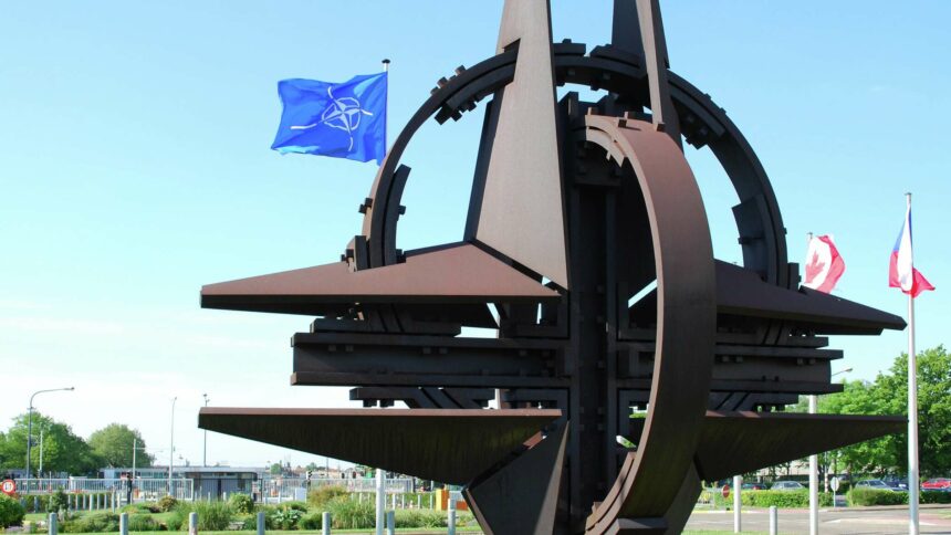 وسائل الإعلام: أعضاء الناتو يختلفون حول انضمام أوكرانيا إلى الحلف