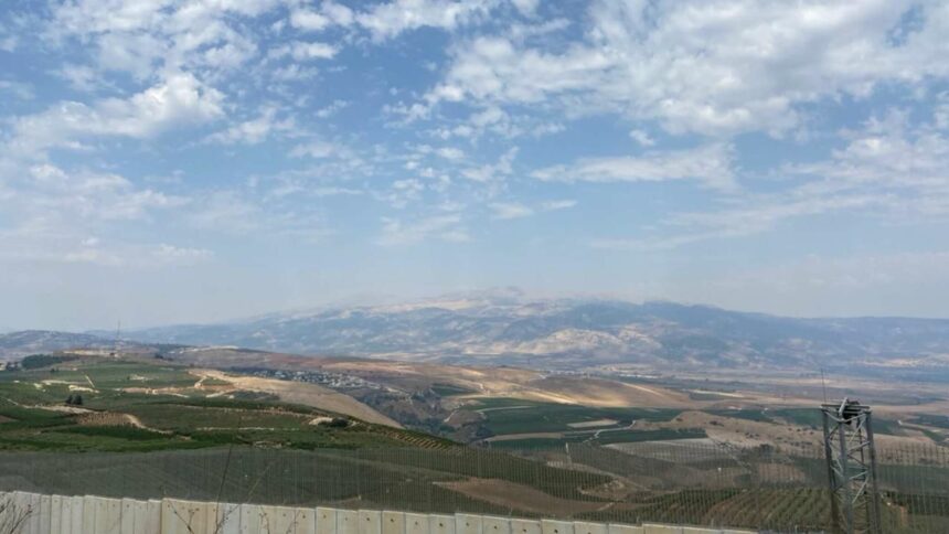 إسرائيل توجه رسالة تهديد جديدة لـ "حزب الله" اللبناني بشأن الخيام المقامة على الحدود