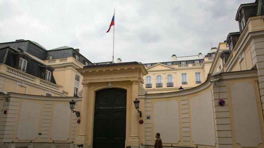تنصح روسيا مواطنيها بعدم زيارة المناطق الساخنة في فرنسا - عاجل