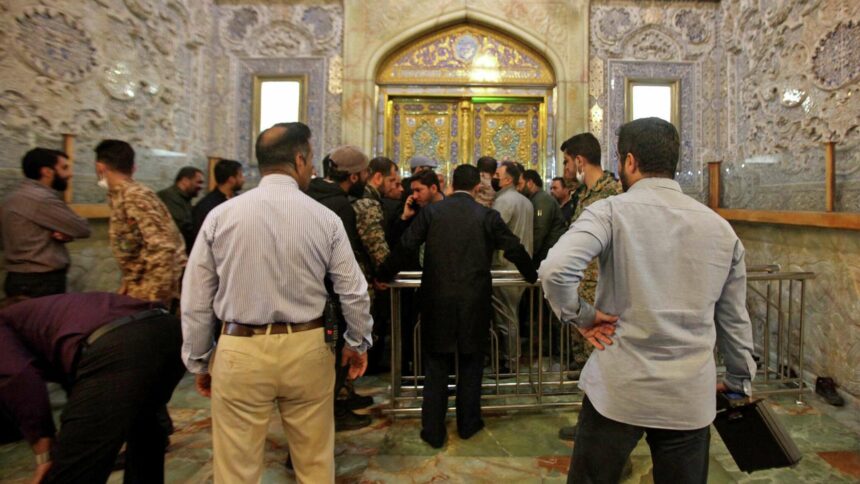إيران: 4 قتلوا في هجوم على مزار ديني في مدينة شيراز الجنوبية
