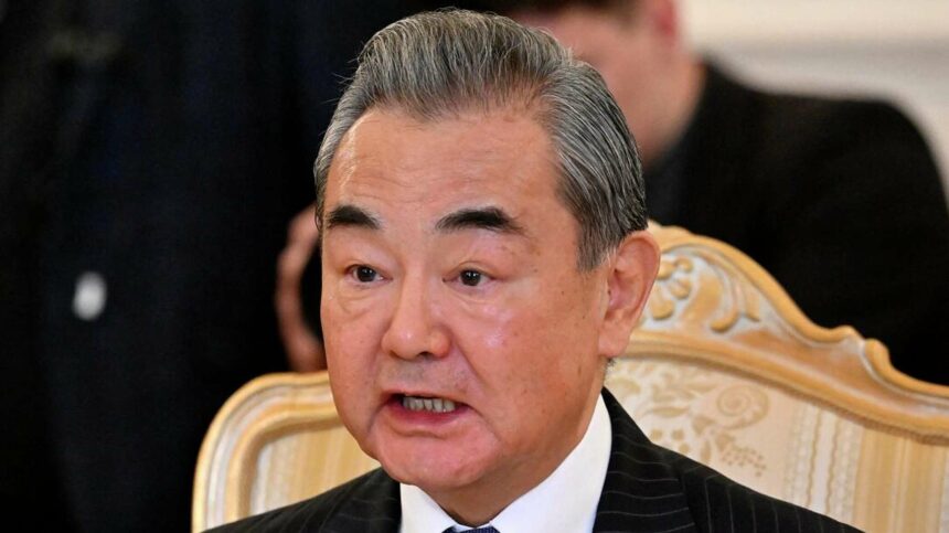 انتقد وزير الخارجية الصيني الولايات المتحدة: إنها "أكبر مصدر لعدم الاستقرار" في العالم