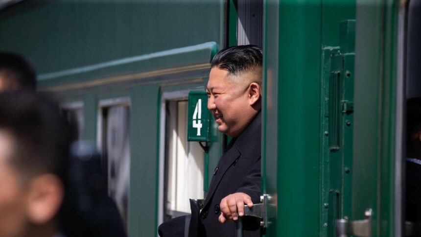 الزعيم الكوري الشمالي يختتم زيارته لروسيا ويغادر على متن قطاره المصفح.. فيديو