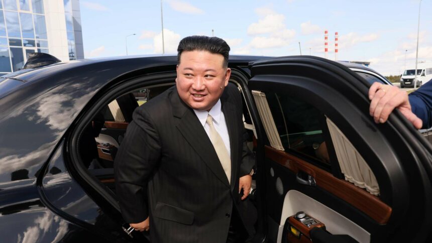 الزعيم الكوري الشمالي يزور حوض السمك في فلاديفوستوك... فيديو