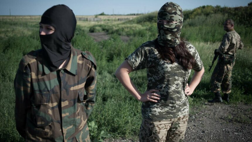 سلطات دونيتسك: نظام كييف يدعو النساء للمشاركة في المعارك