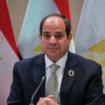السيسي بعد لقائه ماكرون: لن نسمح بأي تحرك إلى الأراضي المصرية.. فيديو