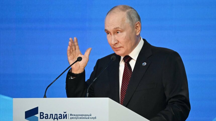 بوتين: السوق الروسية مؤمنة بكافة أنواع المنتجات الغذائية المهمة