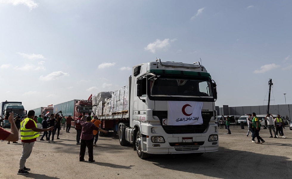 مصدر أمني مصري يكشف لـRT مسار خط المساعدات الإنسانية إلى قطاع غزة