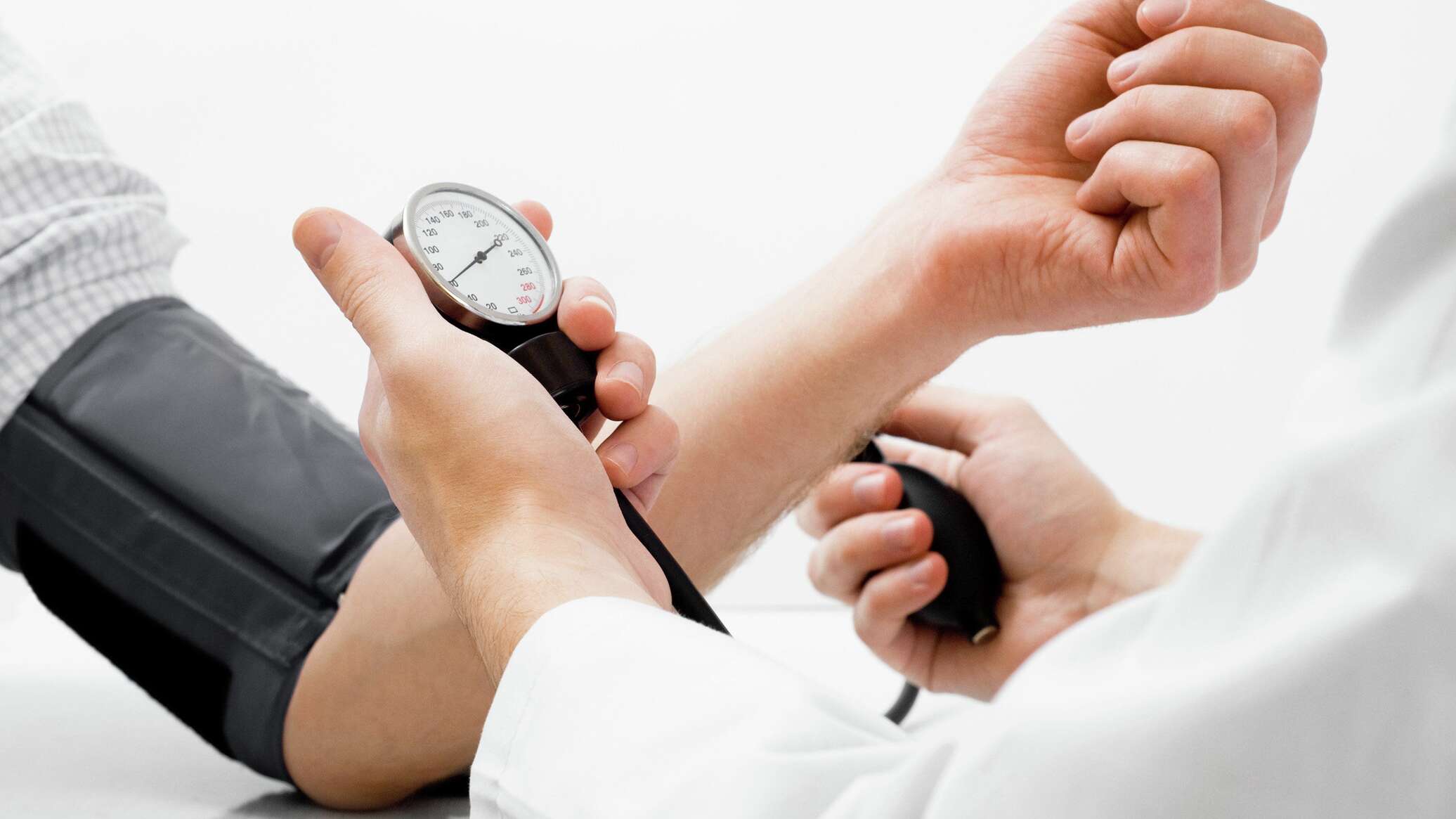 وجدت دراسة وجود صلة بين تقلبات ضغط الدم والخرف