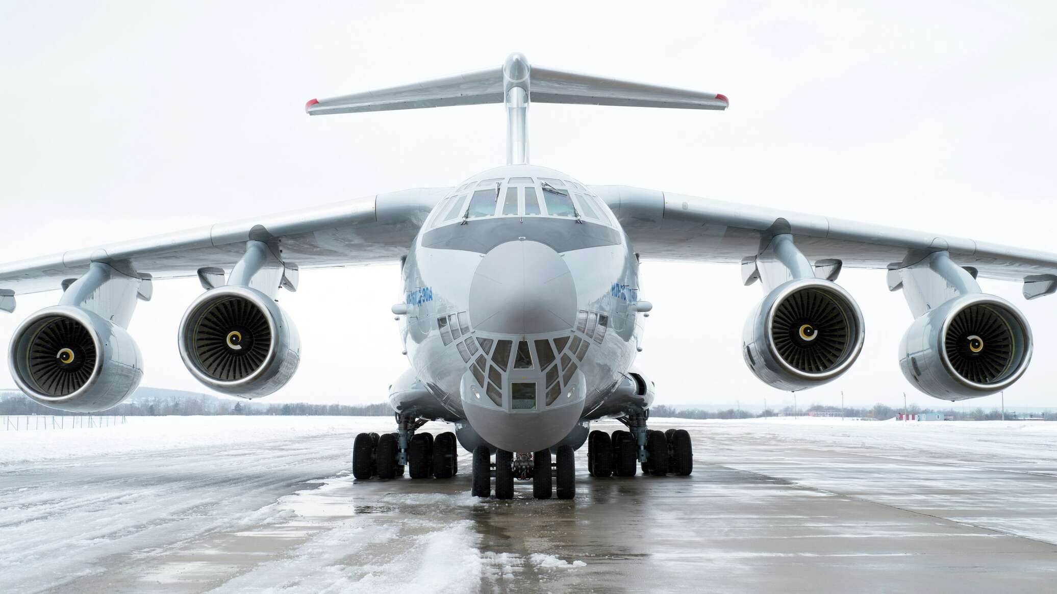 تعلن شركة Rosoboronexport عن طلبيات قياسية لطائرات Il-76MD-90A في معرض دبي للطيران