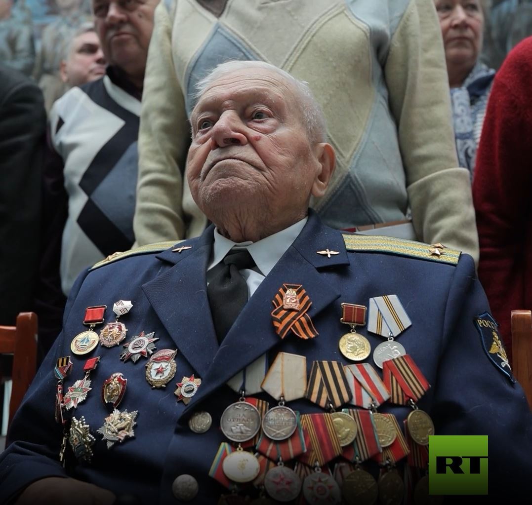 "30 ألف سوفييتي خاطروا بحياتهم من أجل مصر" المحاربون السوفييت في مصر يحتفلون في موسكو - البلد